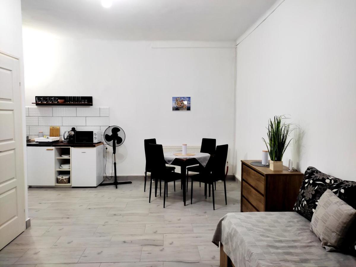 Dunapart Apartment Vác Buitenkant foto