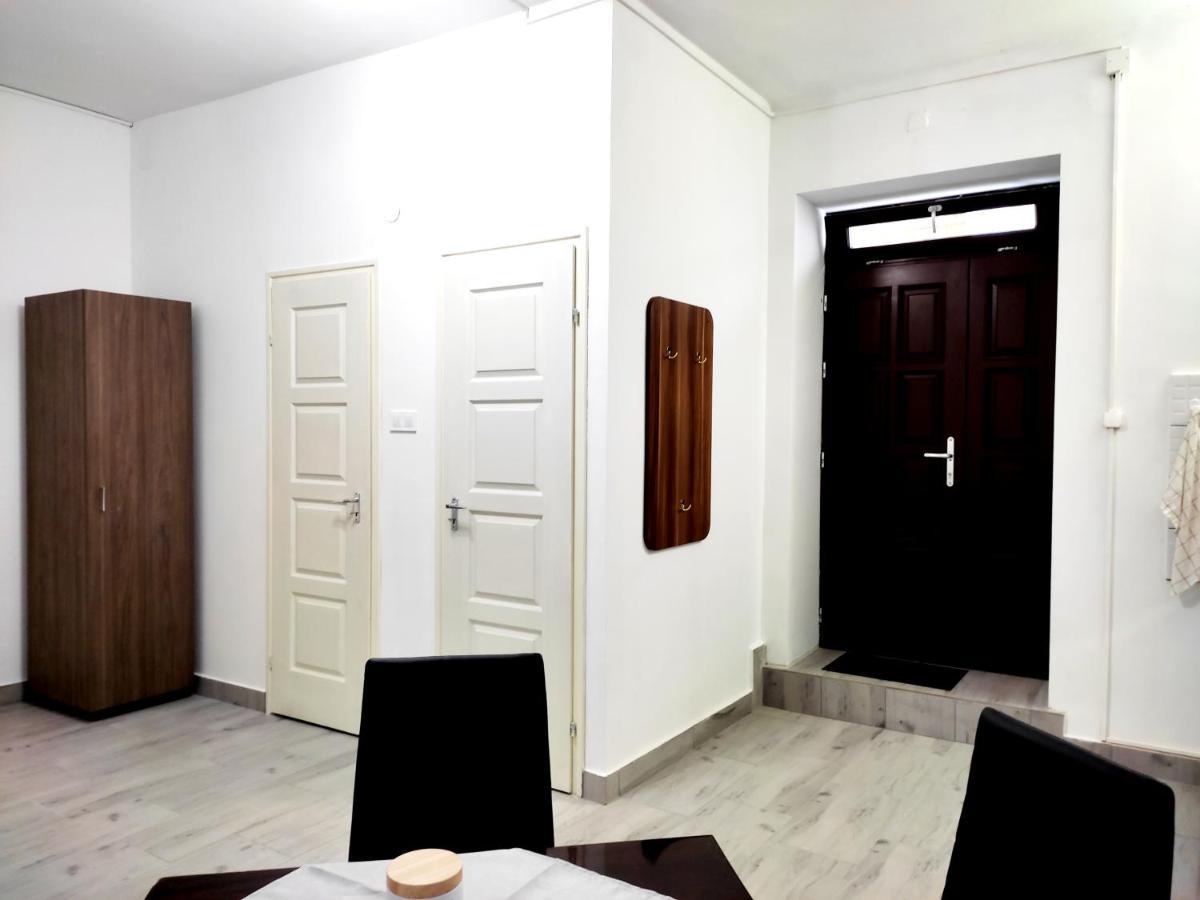Dunapart Apartment Vác Buitenkant foto